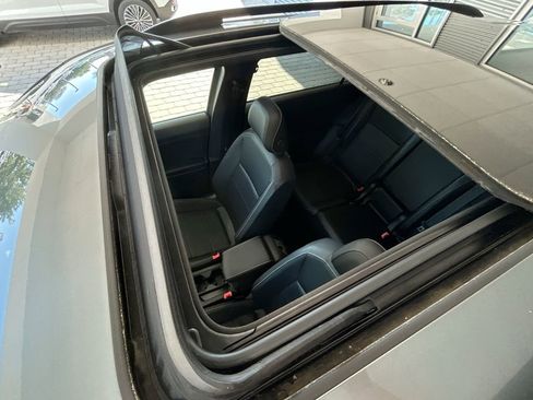 Certified 2021 Volkswagen Tiguan SE R-Line image 39