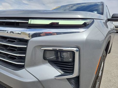 Used 2024 Chevrolet Traverse LT w/ Trailering Package AWD/4WD image 6
