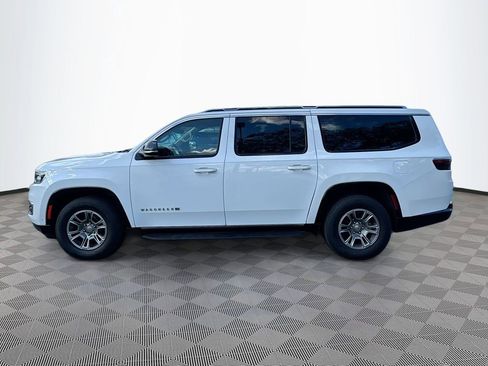 Used 2023 Jeep Wagoneer L Base image 9