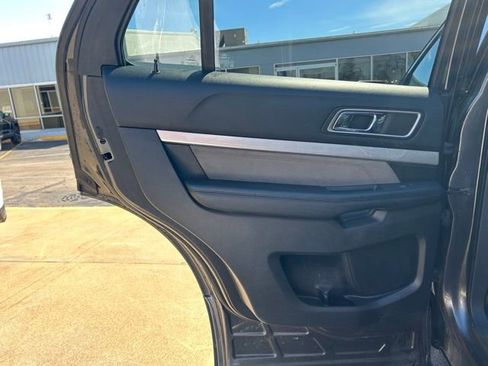 Used 2017 Ford Explorer XLT w/ Equipment Group 202A image 17
