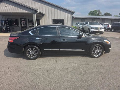 Used 2015 Nissan Altima 2.5 S w/ Power Driver Seat Package FWD image 4