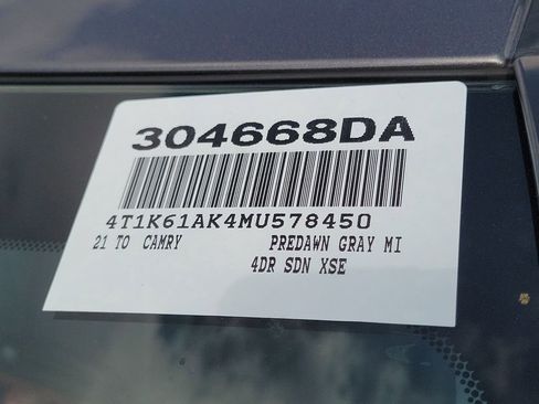 Used 2021 Toyota Camry XSE FWD image 29