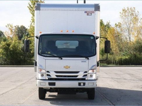 Used 2023 Chevrolet Low Cab Forward 5500XD image 3