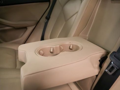 Certified 2021 Porsche Macan S AWD/4WD image 19