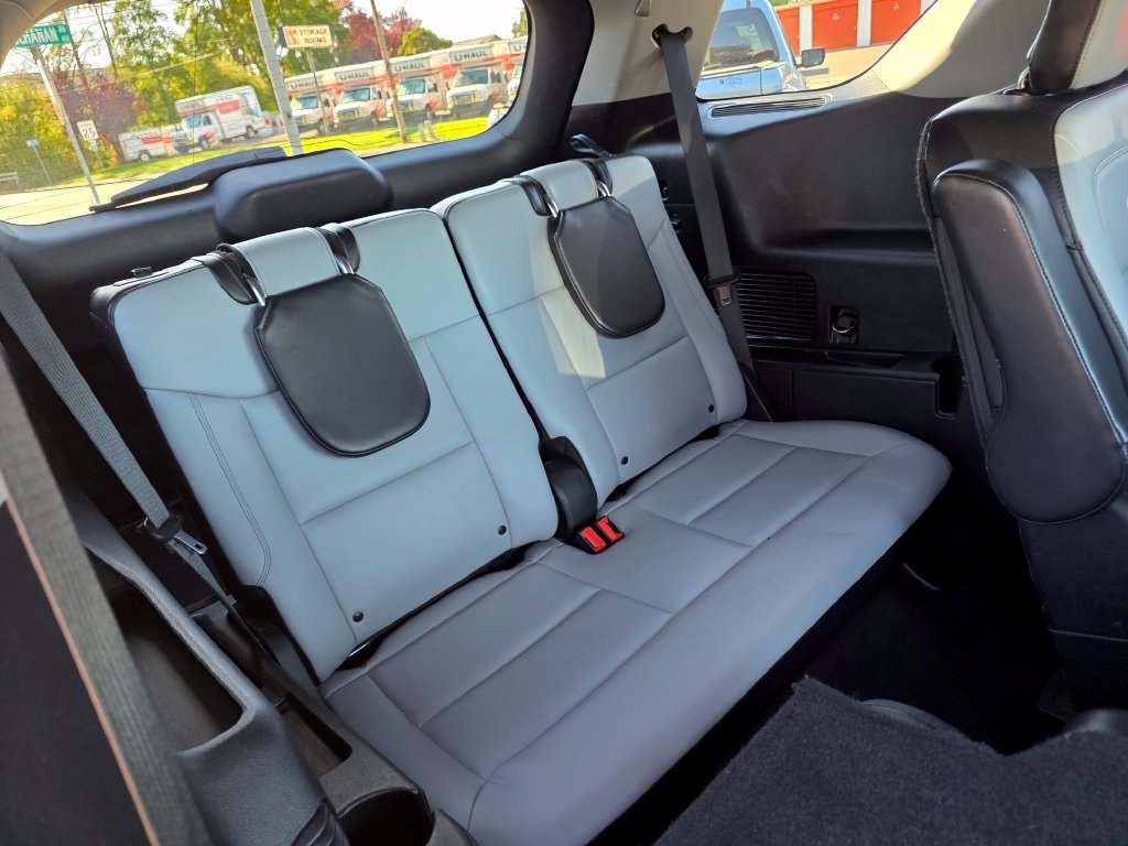 Used 2021 Ford Explorer XLT w/ Equipment Group 202A AWD/4WD image 24