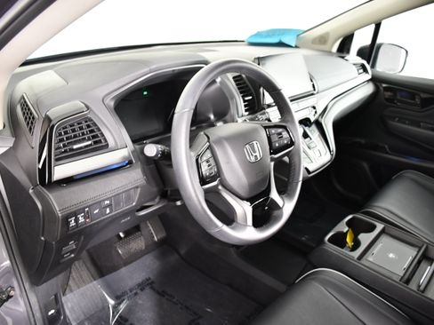 Certified 2025 Honda Odyssey Touring image 39