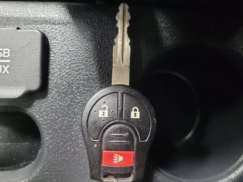 Used 2015 Nissan Versa Note SR w/ SR Convenience Package FWD image 32