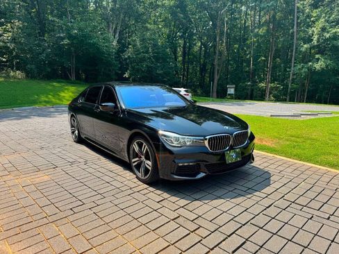 Used 2019 BMW 740i w/ M Sport Package RWD image 6