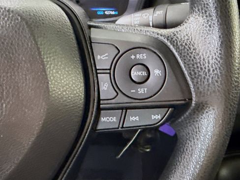 Used 2022 Toyota Corolla LE image 15