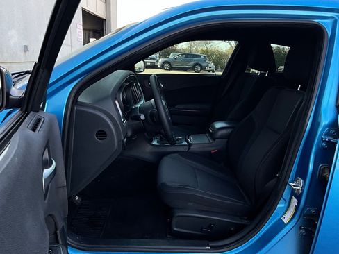 Used 2018 Dodge Charger SXT Plus w/ Blacktop Package image 10