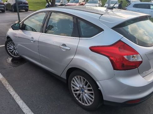 Used 2013 Ford Focus Titanium FWD image 4