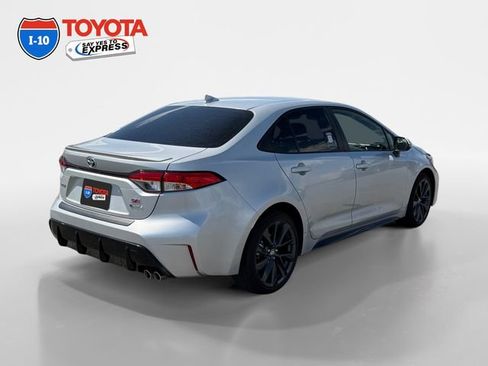 Used 2025 Toyota Corolla SE w/ SE Premium Package FWD image 5