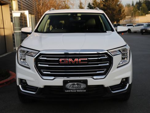 Used 2024 GMC Terrain SLT image 6