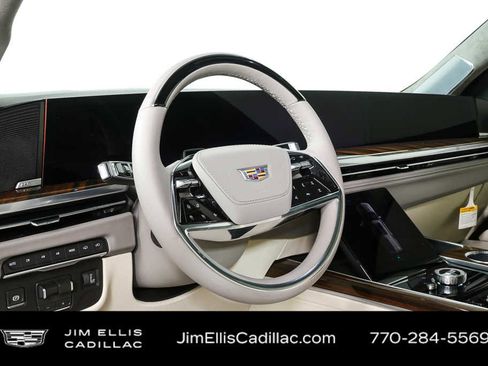 New 2026 Cadillac Escalade ESV Platinum Sport w/ LPO, Floor Liner Package image 4