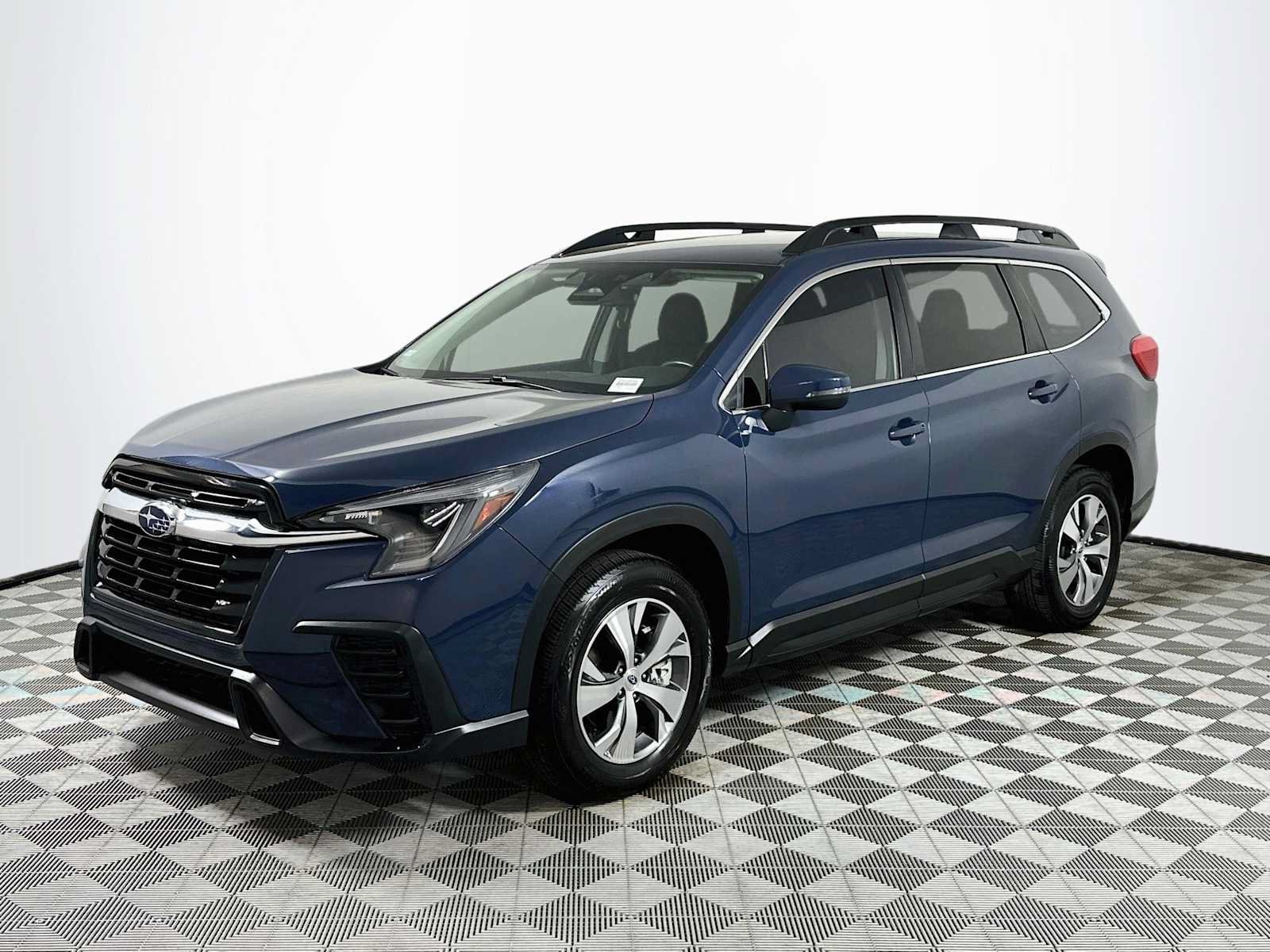 Used 2023 Subaru Ascent Premium AWD/4WD image 3