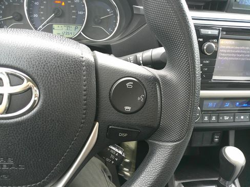 Used 2016 Toyota Corolla LE image 21