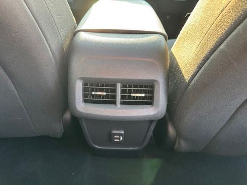 Used 2019 Chevrolet Equinox LT FWD image 26