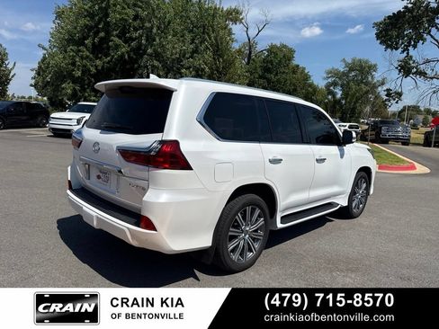 Used 2016 Lexus LX 570 4WD w/ Luxury Package image 3