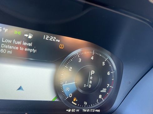 Used 2016 Volvo XC90 T6 R-Design w/ Vision Package image 5