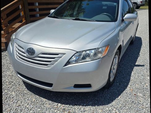 Used 2007 Toyota Camry LE image 3