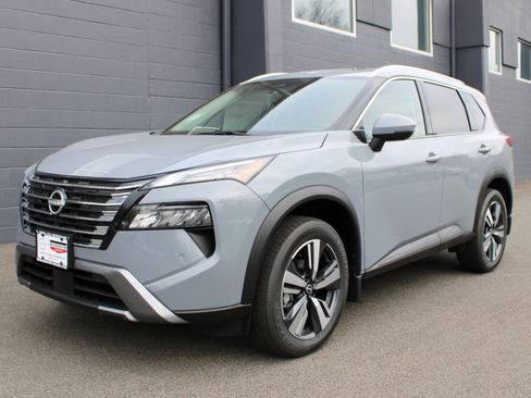 New 2025 Nissan Rogue SL w/ Tech Package image 1