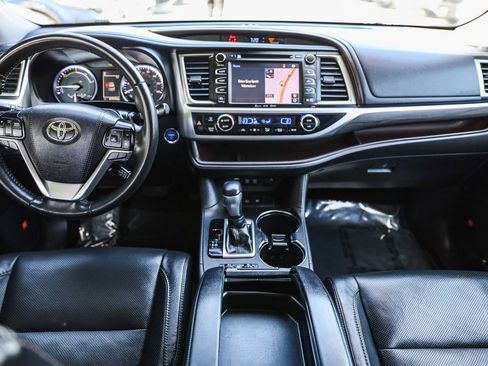 Certified 2019 Toyota Highlander Limited image 12