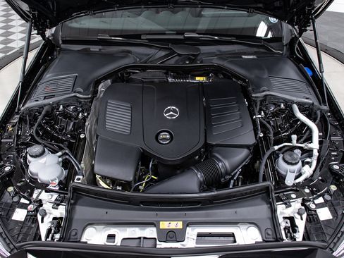 Used 2025 Mercedes-Benz C 300 4MATIC Sedan image 9