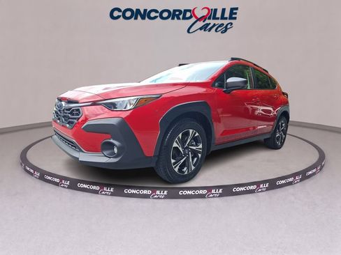 Used 2024 Subaru Crosstrek 2.0i Premium w/ Crosstrek Mirror Package AWD/4WD image 3