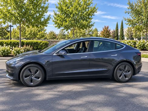 Used 2020 Tesla Model 3 Long Range AWD/4WD image 4
