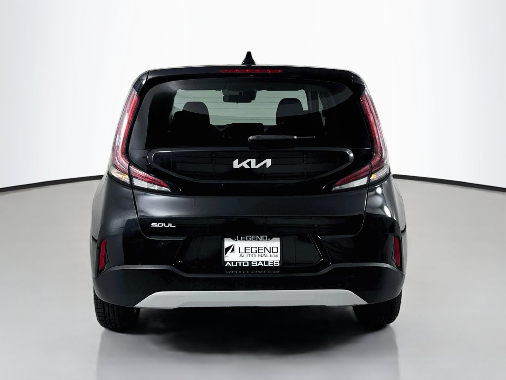 Used 2023 Kia Soul LX w/ LX Technology Package FWD image 7