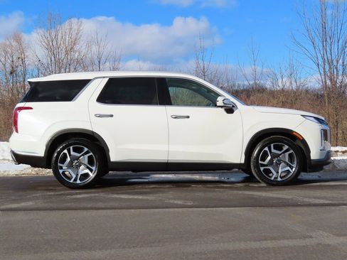 Used 2024 Hyundai Palisade Limited image 2