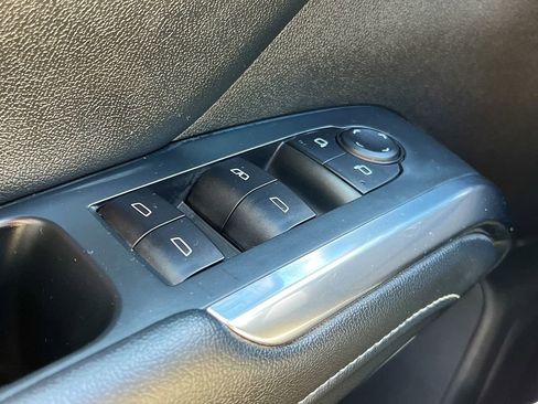 Used 2025 Chevrolet Traverse LT w/ Driver Confidence Package AWD/4WD image 18
