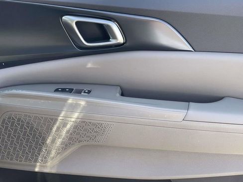 New 2026 Kia Carnival LXS image 17