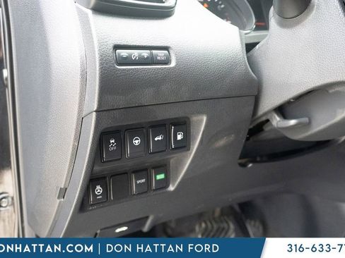 Used 2019 Nissan Rogue SV w/ Premium Package FWD image 19