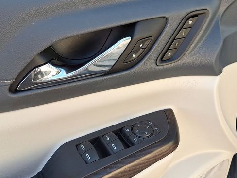 Used 2022 GMC Acadia Denali w/ Denali Ultimate Package image 24