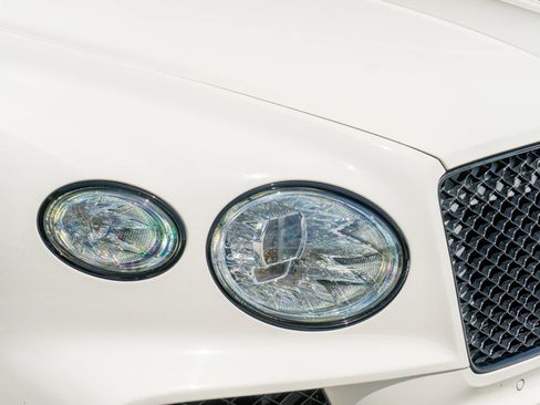 Used 2023 Bentley Bentayga AWD/4WD image 31