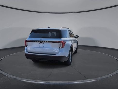 New 2026 Ford Explorer Active image 7