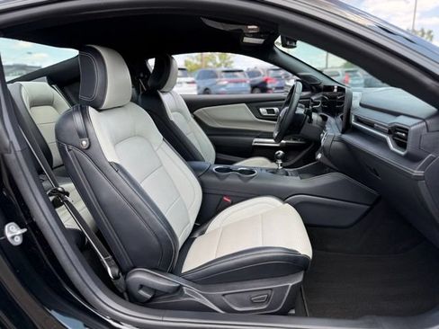 Used 2025 Ford Mustang GT Premium RWD image 13