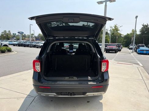 Certified 2023 Ford Explorer XLT w/ Equipment Group 202A RWD image 9