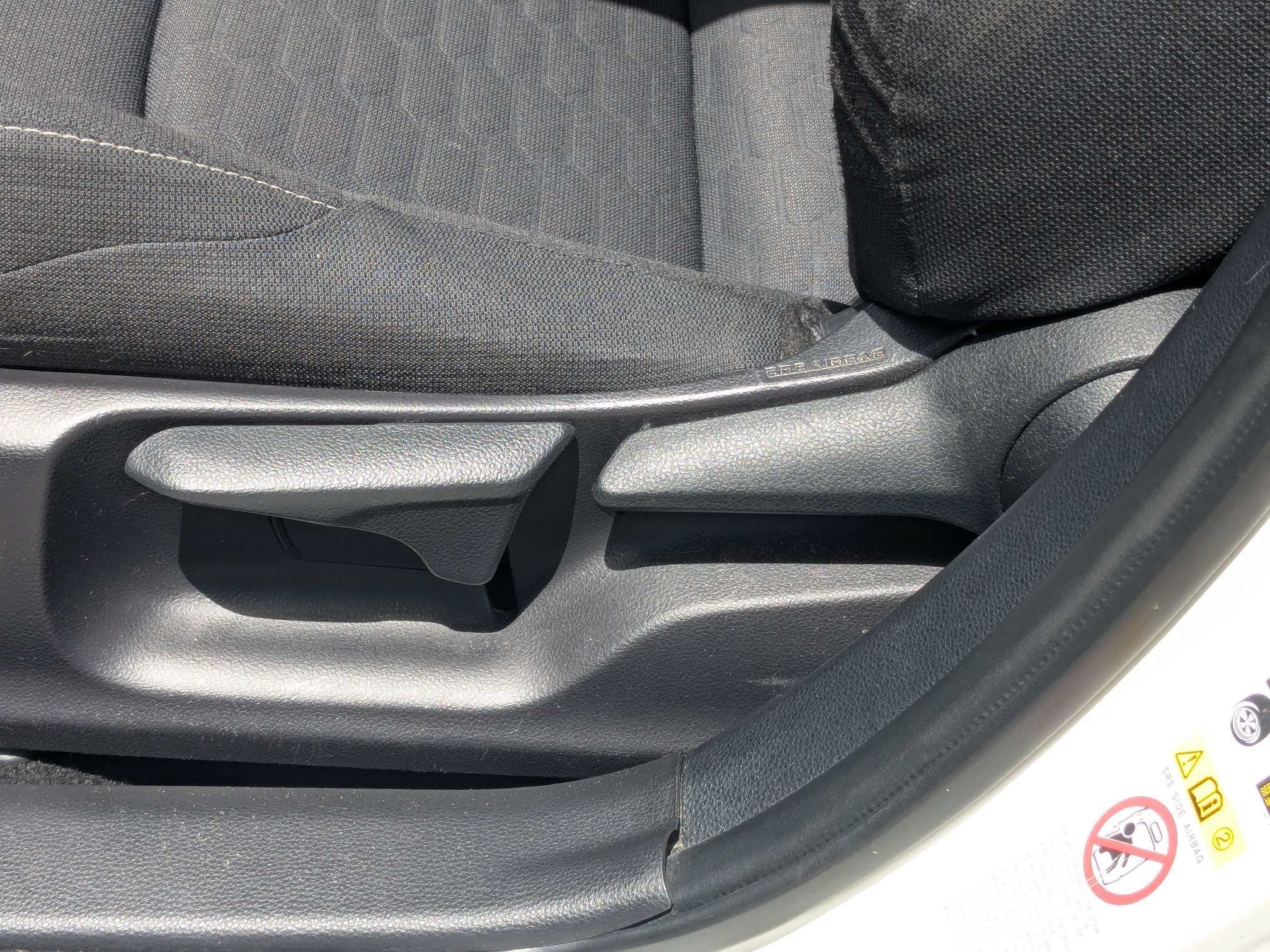 Used 2020 Toyota Corolla SE w/ SE Preferred Package FWD image 19