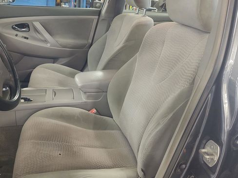 Used 2010 Toyota Camry LE FWD image 2