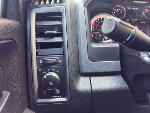 Used 2013 RAM 1500 Express AWD/4WD image 27