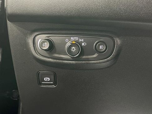 Used 2021 GMC Terrain SLT image 29