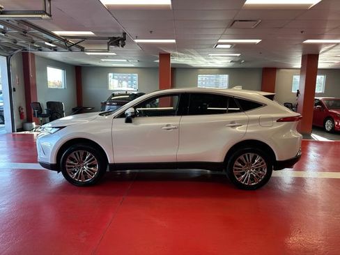 Certified 2024 Toyota Venza Limited AWD/4WD image 6