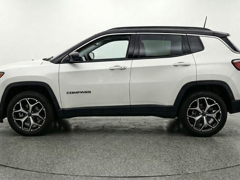 Used 2025 Jeep Compass Limited image 5