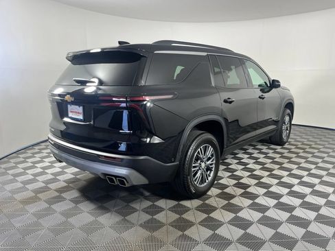Used 2024 Chevrolet Traverse LT w/ Enhanced Driving Package FWD image 5