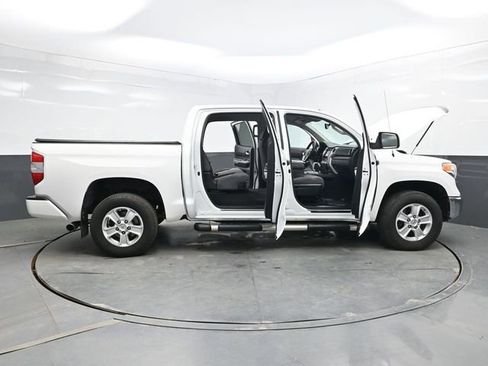 Used 2017 Toyota Tundra SR5 w/ SR5 Upgrade Package AWD/4WD image 49