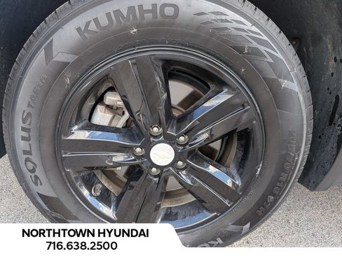 Used 2021 Chevrolet Trax LT w/ Premium Seat Package AWD/4WD image 38