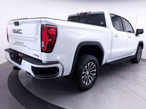 Used 2021 GMC Sierra 1500 AT4 w/ AT4 Premium Package AWD/4WD image 17