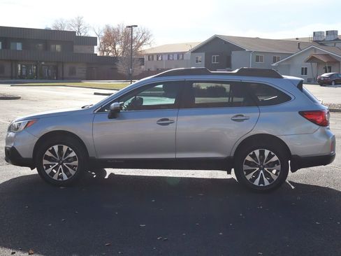 Used 2017 Subaru Outback 3.6R Limited image 9